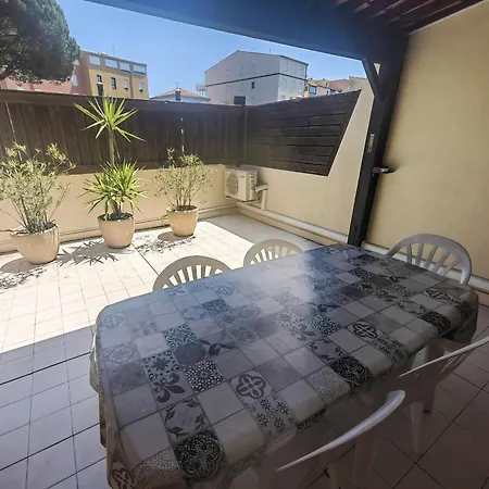 Cap D'agde: Joli T2 Climatise A 50m Plage, 4 Pers - Fr-1-607-227 *