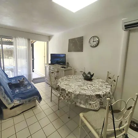 Cap D'agde: Joli T2 Climatise A 50m Plage, 4 Pers - Fr-1-607-227 Agde